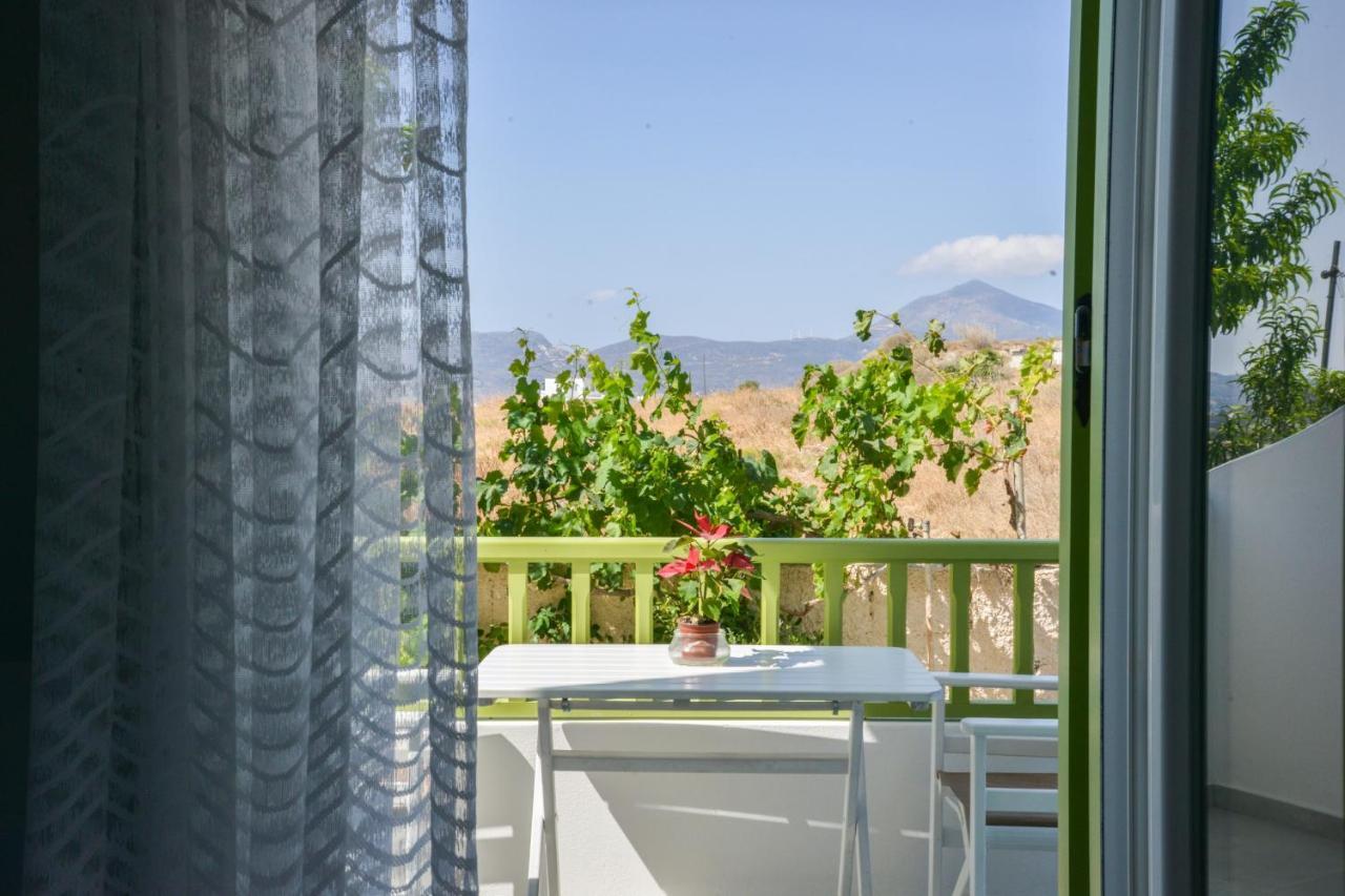 אדאמאס Zeras Apartments מראה חיצוני תמונה