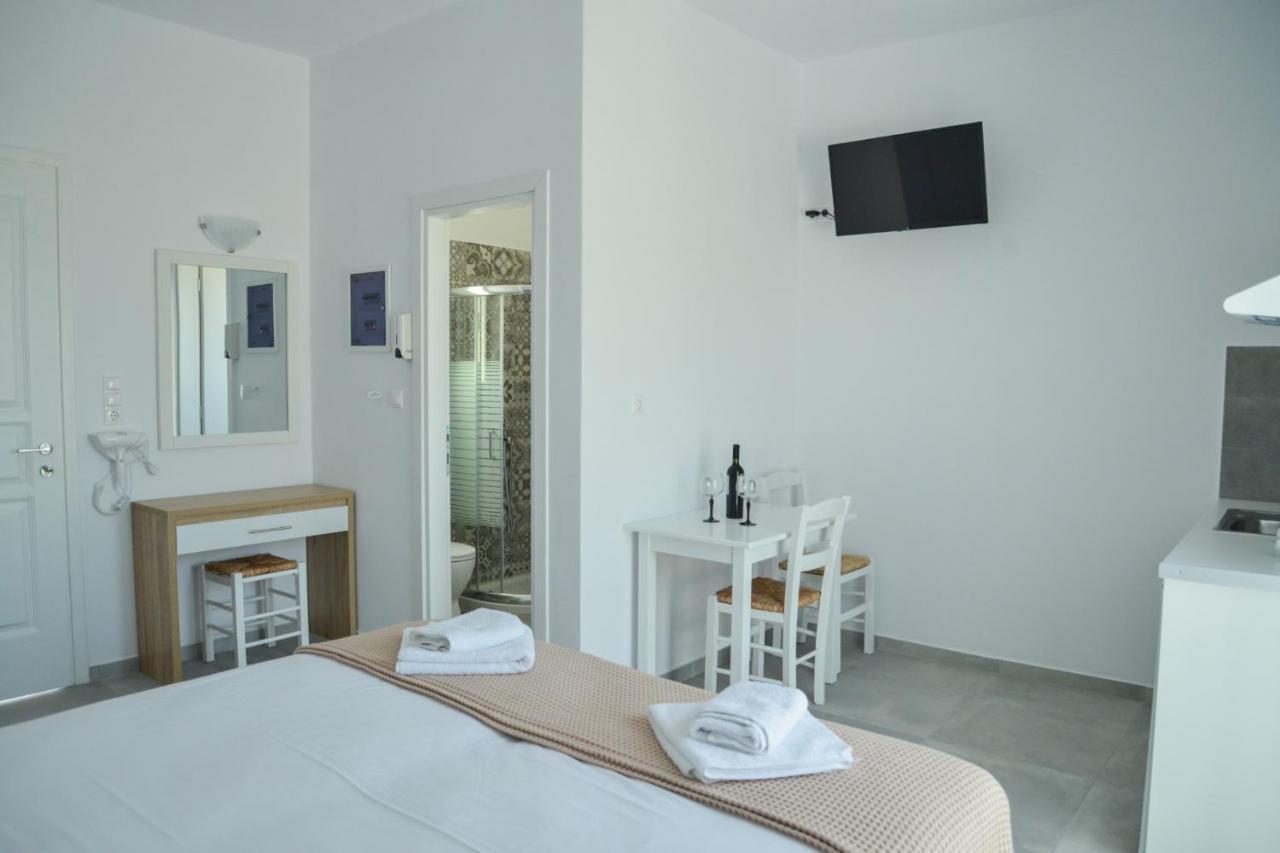 אדאמאס Zeras Apartments מראה חיצוני תמונה