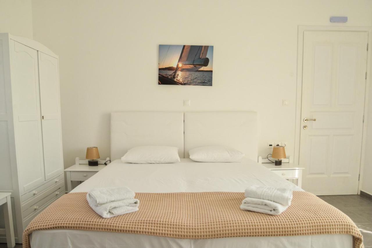 אדאמאס Zeras Apartments מראה חיצוני תמונה