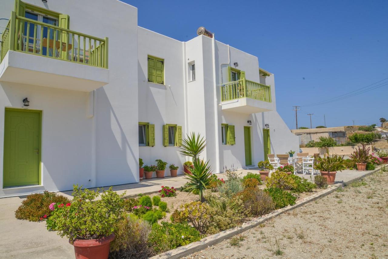אדאמאס Zeras Apartments מראה חיצוני תמונה