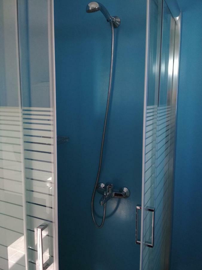 אדאמאס Zeras Apartments מראה חיצוני תמונה