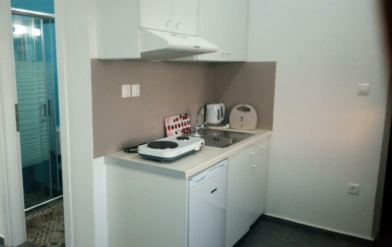אדאמאס Zeras Apartments מראה חיצוני תמונה