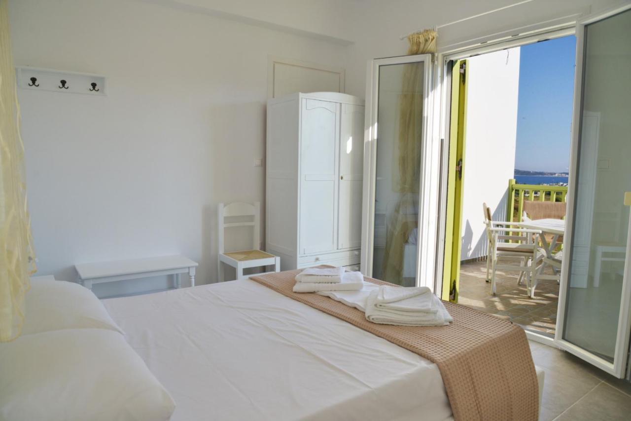 אדאמאס Zeras Apartments מראה חיצוני תמונה